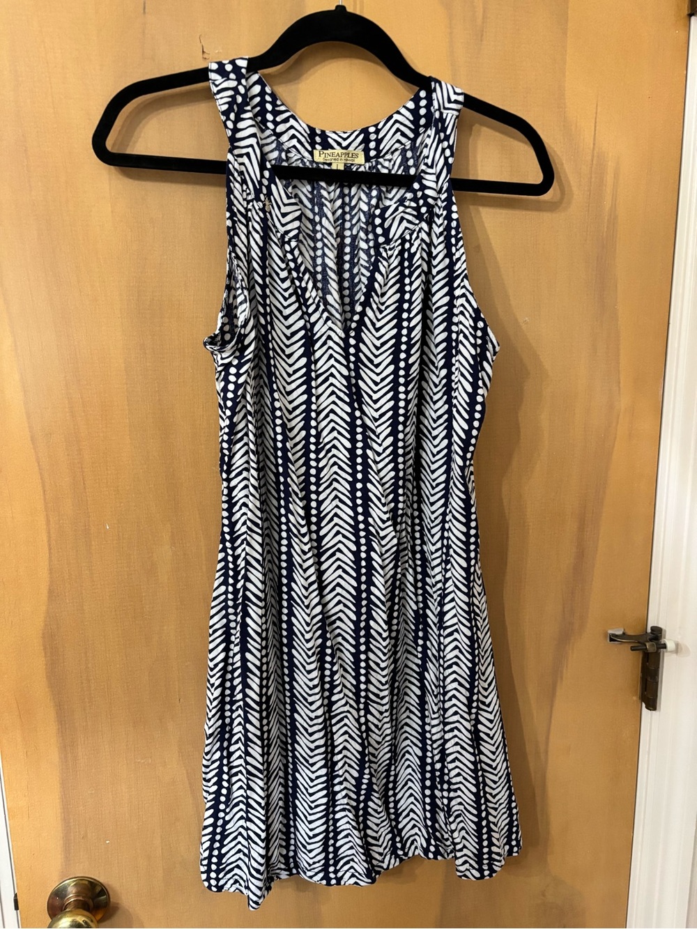 Pineapples “Designed in Hawaii” Navy & White Sleeveless Dress 🌺